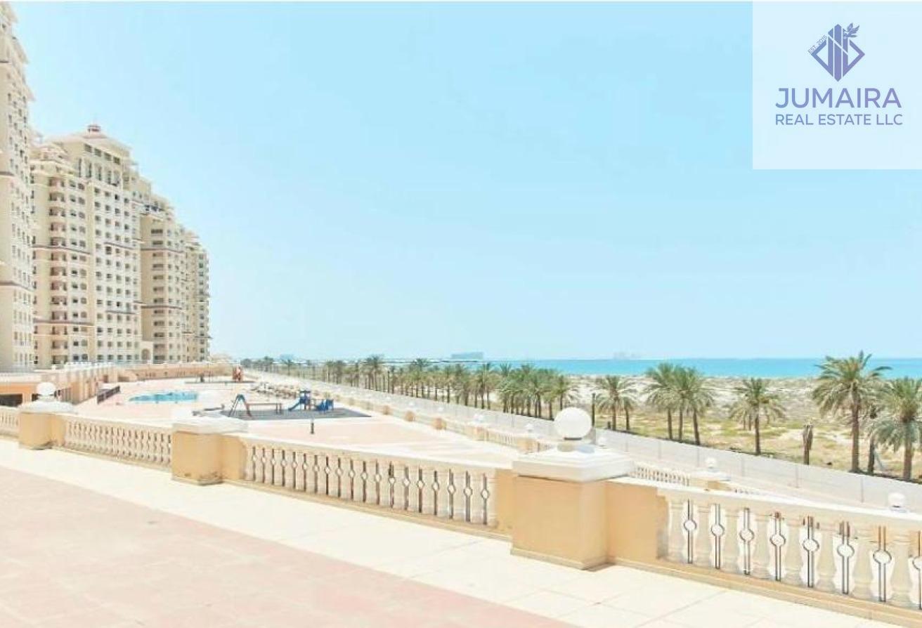 Luxury Spacious Studio Huge Terrace STEPS TO BEACH