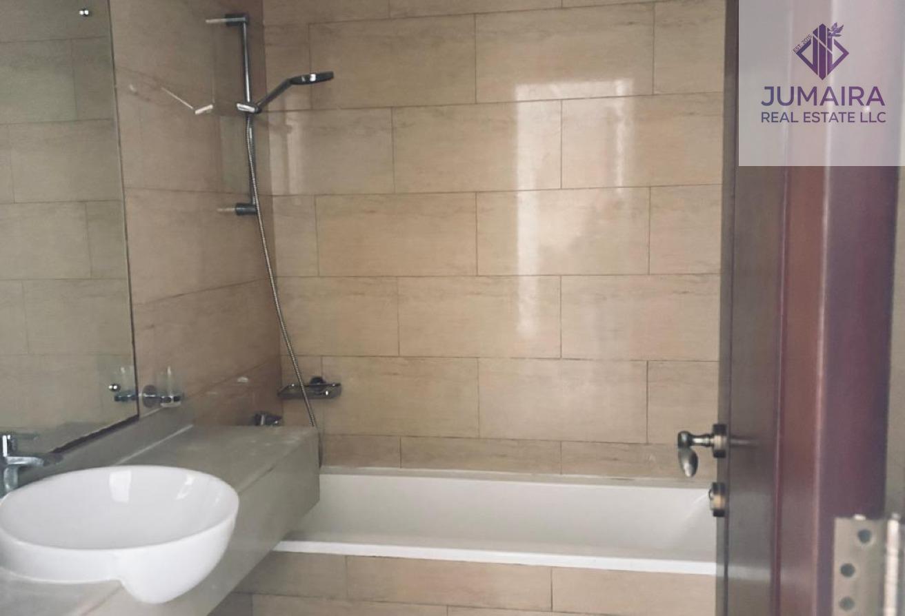 Luxury Spacious Studio Huge Terrace STEPS TO BEACH