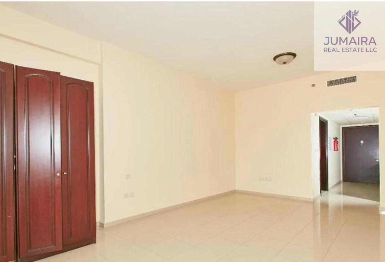 Luxury Spacious Studio Huge Terrace STEPS TO BEACH