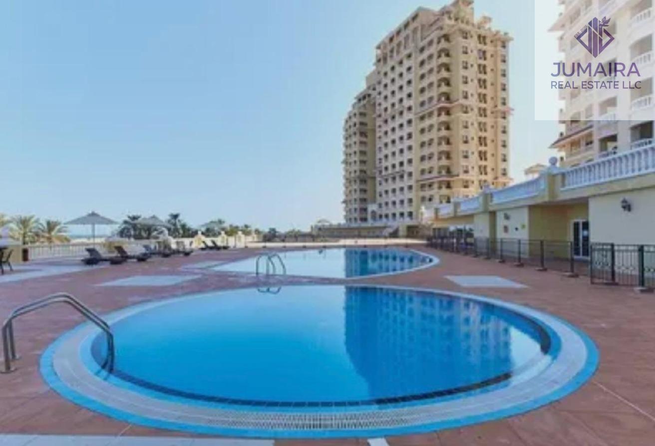 Luxury Spacious Studio Huge Terrace STEPS TO BEACH