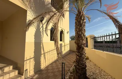 فيلا - 4 غرف نوم - 4 حمامات للايجار في تاون هاوسز قرية الحمرا - قرية الحمرا - رأس الخيمة