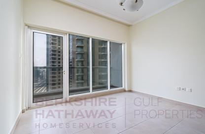 Apartment - Studio - 1 Bathroom for rent in Burj Al Nujoom - Downtown Dubai - Dubai