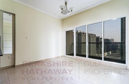 Apartment - Studio - 1 Bathroom for rent in Burj Al Nujoom - Downtown Dubai - Dubai