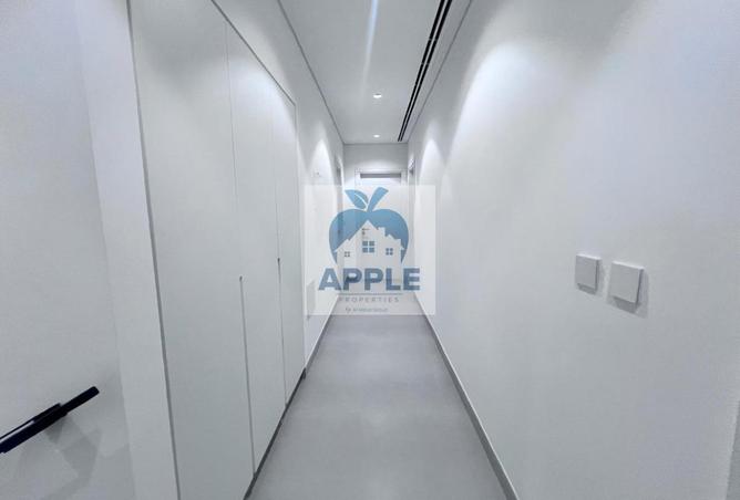 104684102 - Property Image 3