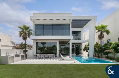 Villa - 5 Bedrooms - 6 Bathrooms for sale in District 6 - Jumeirah Park - Dubai