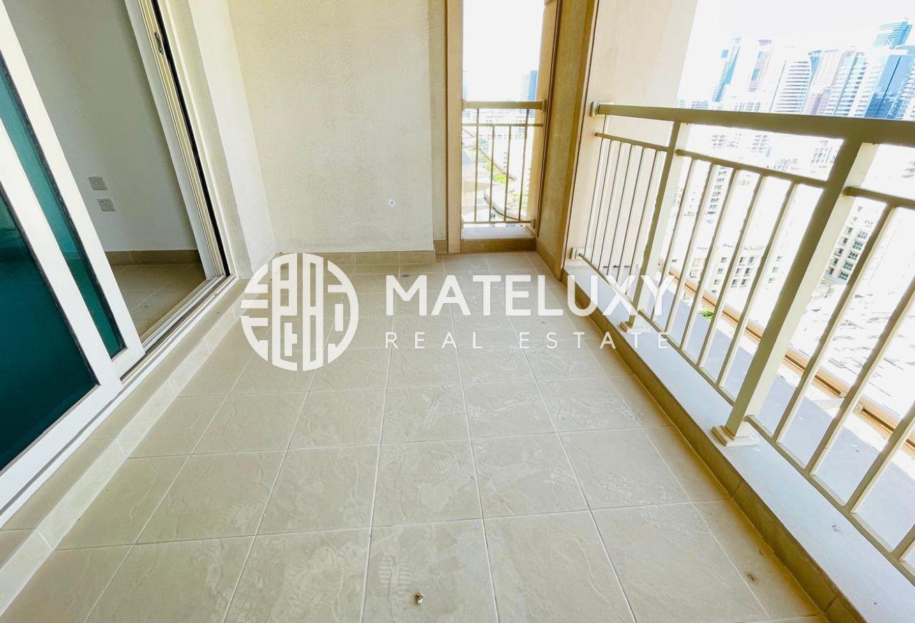 Vacant Now || Unfurnished || Spacious Layout photo 8