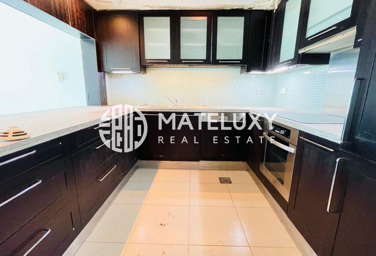 Vacant Now || Unfurnished || Spacious Layout photo 6