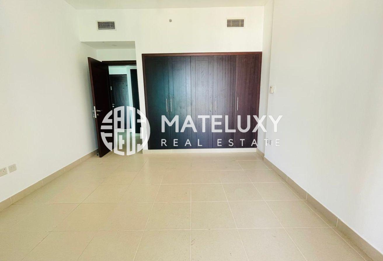 Vacant Now || Unfurnished || Spacious Layout photo 5