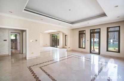 Villa - 5 Bedrooms - 6 Bathrooms for rent in Garden Homes Frond A - Garden Homes - Palm Jumeirah - Dubai