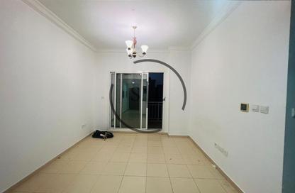 Apartment - 1 - 1 for sale in Mazaya 12 - Queue Point - Liwan - Dubai