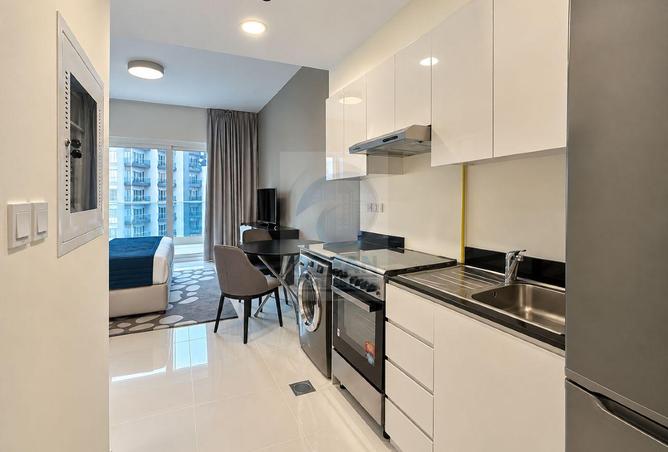 Fully Furnished Studio | Balcony | Viridis A photo 3
