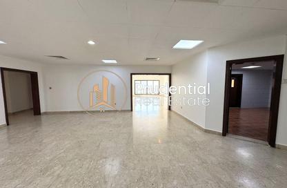Duplex - 4 - 4 for rent in Corniche Road - Abu Dhabi