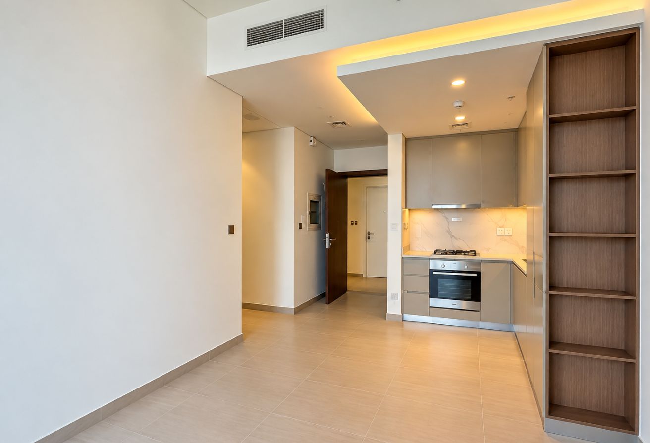 Brand New | Ready to Move | Mid Floor
