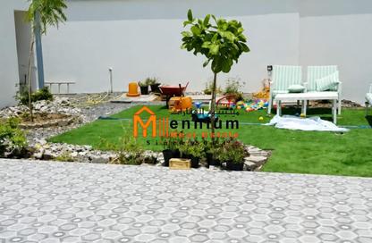 Villa - 5 Bedrooms - 4 Bathrooms for sale in Al Sabkha - Al Riqqa - Sharjah