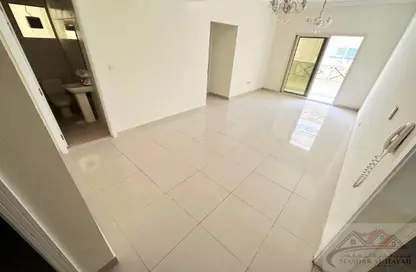 Apartment - 3 Bedrooms - 3 Bathrooms for rent in Muwaileh 29 Building - Muwaileh - Sharjah