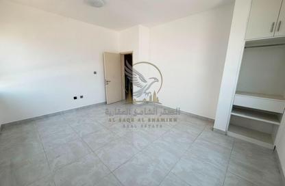 Villa - 4 Bedrooms - 6 Bathrooms for rent in Al Falaj - Al Riqqa - Sharjah