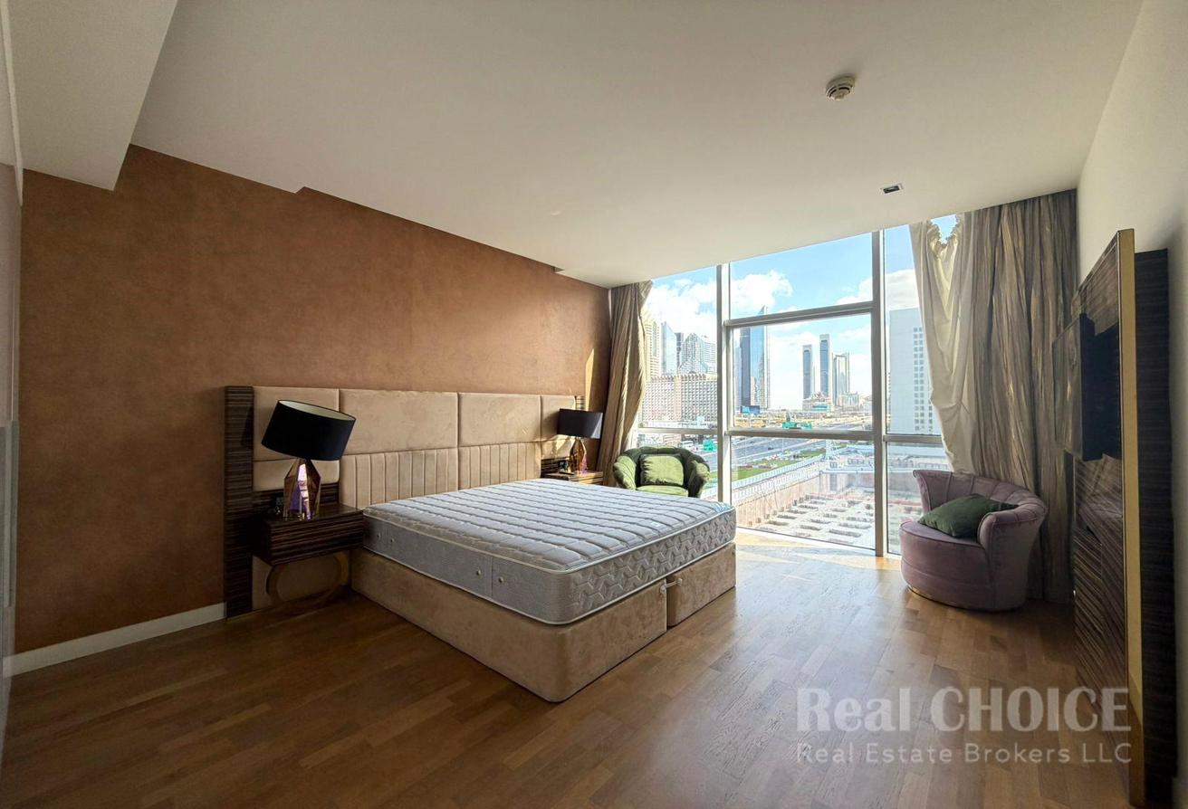 Skyline Luxury | Spacious 3-Bedroom | City Walk photo 5