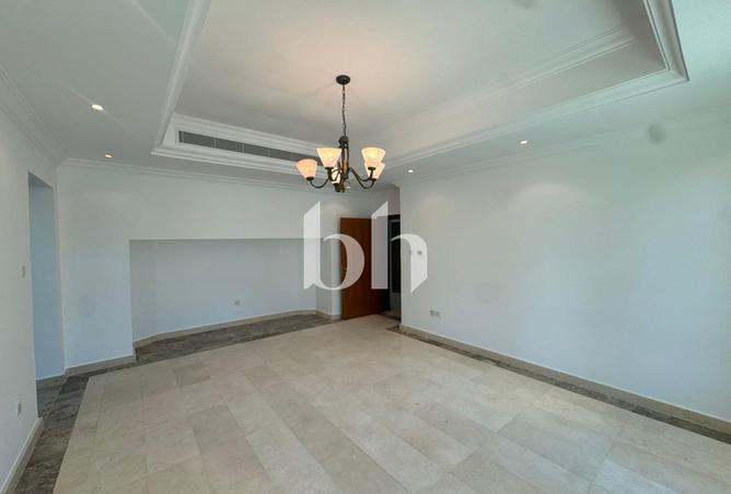104261395 - Property Image 3
