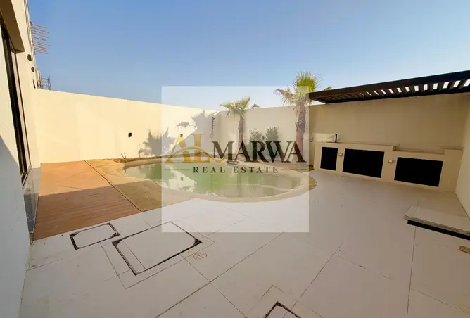 155575968 - Property Image 2