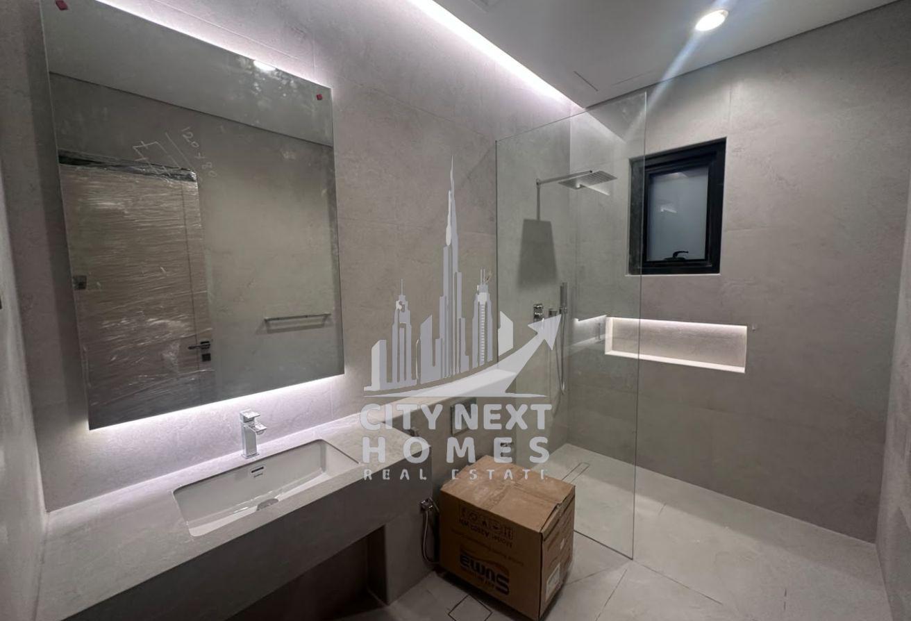 Brand New 5BR Villa with Elevator | Wadi Al Amardi photo 14