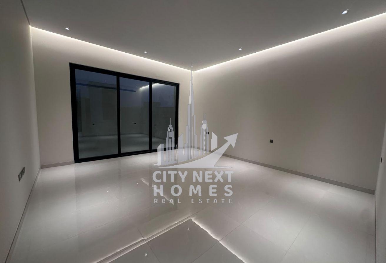Brand New 5BR Villa with Elevator | Wadi Al Amardi photo 5