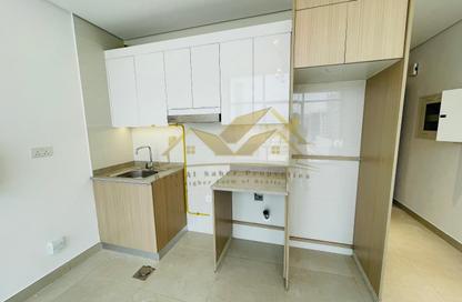 Apartment - Studio - 1 for rent in Jumeirah Garden City - Al Satwa - Dubai