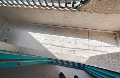 شقة - غرفة نوم - 2 حمامات للايجار في بناء النباعة - النبعة - الشرق - الشارقة