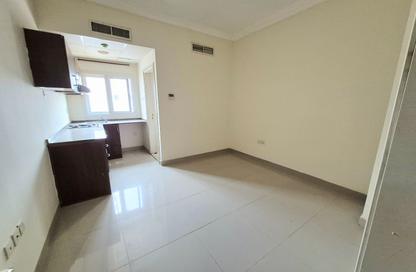 Apartment - Studio - 1 Bathroom for rent in Fire Station Road - Muwaileh - Sharjah Apartment - Studio - 1 Bathroom for rent in Fire Station Road - Muwaileh - Sharjah