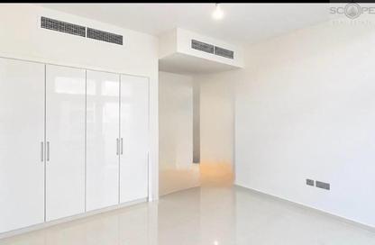 Townhouse - 4 - 5 for rent in Vardon - Damac Hills 2 - Dubai Townhouse - 4 - 5 for rent in Vardon - Damac Hills 2 - Dubai