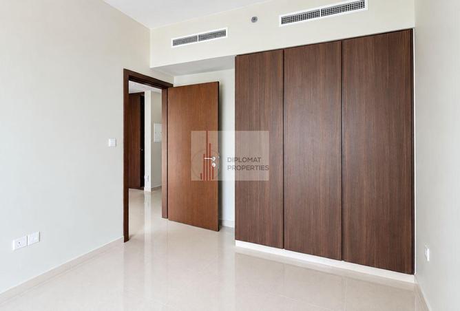 CANAL VIEW |READY TO MOVE IN |12 CHEQUES photo 3