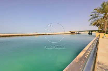 شقة - 3 غرف نوم - 4 حمامات للايجار في مساكن لامار - برج السيف - شاطئ الراحة - أبوظبي