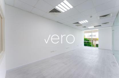 Office Space - Studio - 5 Bathrooms for rent in Emaar Business Park Building 2 - Emaar Business Park - Sheikh Zayed Road - Dubai