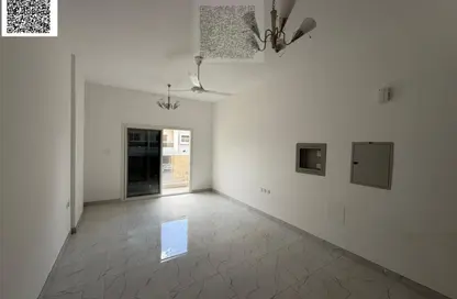 عمارة بالكامل - 8 غرف نوم - 8 حمامات للبيع في 2 المويهات - المويهات - عجمان