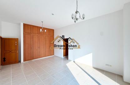 Apartment - 2 - 4 for rent in Gulf Residence Tower A - Oud Metha - Bur Dubai - Dubai