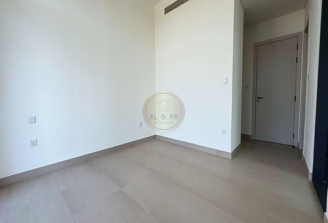 4BR + MAID | END UNIT | AVAILABLE photo 8