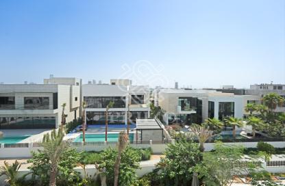 Villa - 4 Bedrooms - 5 Bathrooms for sale in Jumeirah Park - Dubai