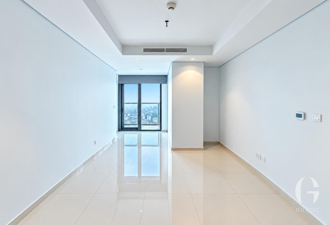 High Floor | Vacant | Fully Furnished | Spacious photo 5