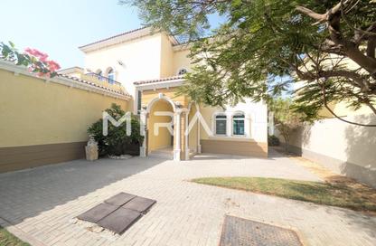 Villa - 3 Bedrooms - 5 Bathrooms for rent in District 5 - Jumeirah Park - Dubai