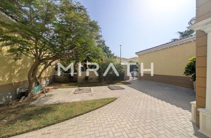 Villa - 3 Bedrooms - 5 Bathrooms for rent in District 5 - Jumeirah Park - Dubai