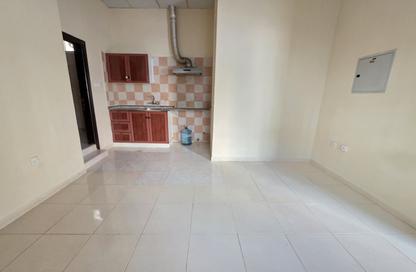 Apartment - Studio - 1 for rent in Muwailih Building - Muwaileh - Sharjah