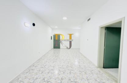 Apartment - Studio - 1 Bathroom for rent in Mankhool Building - Al Mankhool - Bur Dubai - Dubai