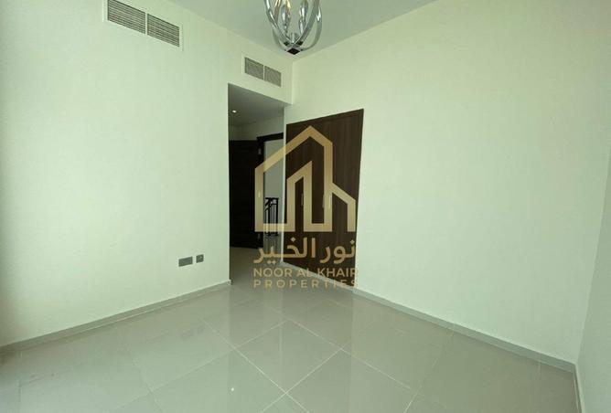 3 BR Townhouse in DAMAC Hills 2 with Private Garden photo 3