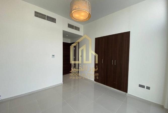 3 BR Townhouse in DAMAC Hills 2 with Private Garden photo 2