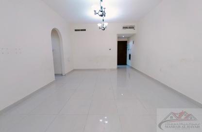 Apartment - 2 - 2 for rent in Muwaileh 29 Building - Muwaileh - Sharjah