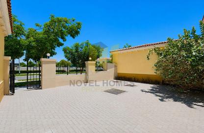 Villa - 3 Bedrooms - 5 Bathrooms for rent in District 5 - Jumeirah Park - Dubai