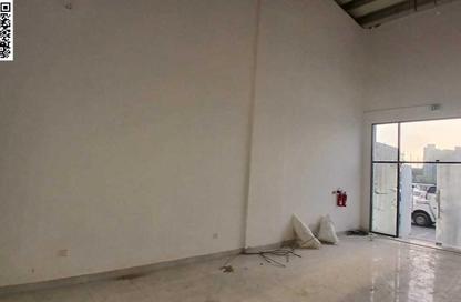 Shop - Studio - 1 Bathroom for rent in Al Rashidiya Towers - Al Rashidiya - Ajman Downtown - Ajman