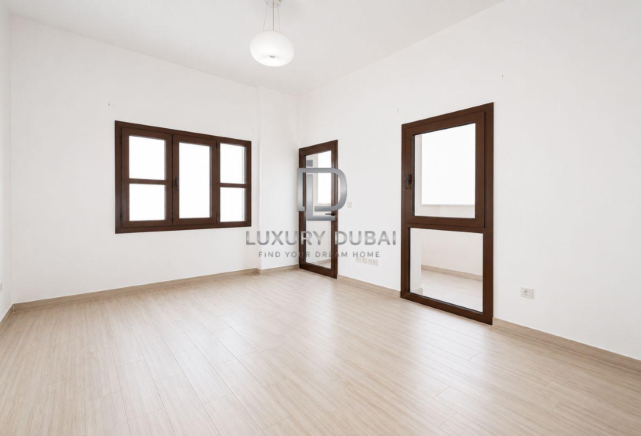 Community Specialist | Multiple Option | 2BHK photo 8