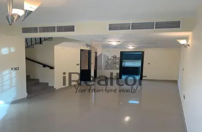 فيلا - 2 غرف نوم - 3 حمامات للايجار في المنطقة 8 - قرية هيدرا - أبوظبي