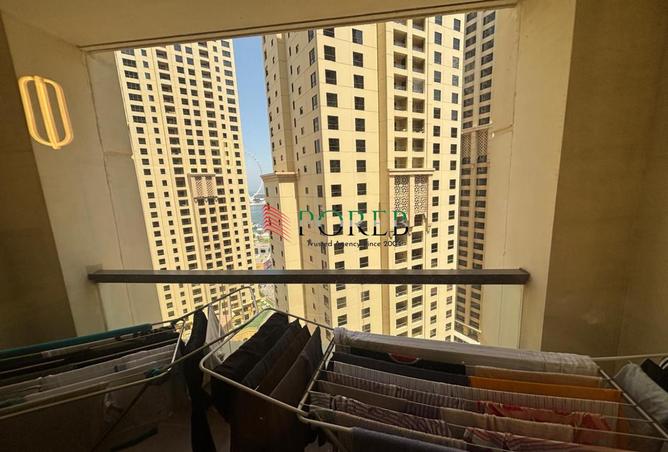 منظر جزئي للبحر | غرفة نوم واحدة ضخمة | شاغر بنهاية يوليو