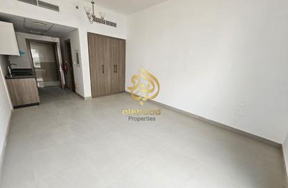 شقة - 1 حمام للايجار في لوليفير ريزيدنس - المدينة العالمية المرحلة 2 - 4 الورسان - الورسان - دبي